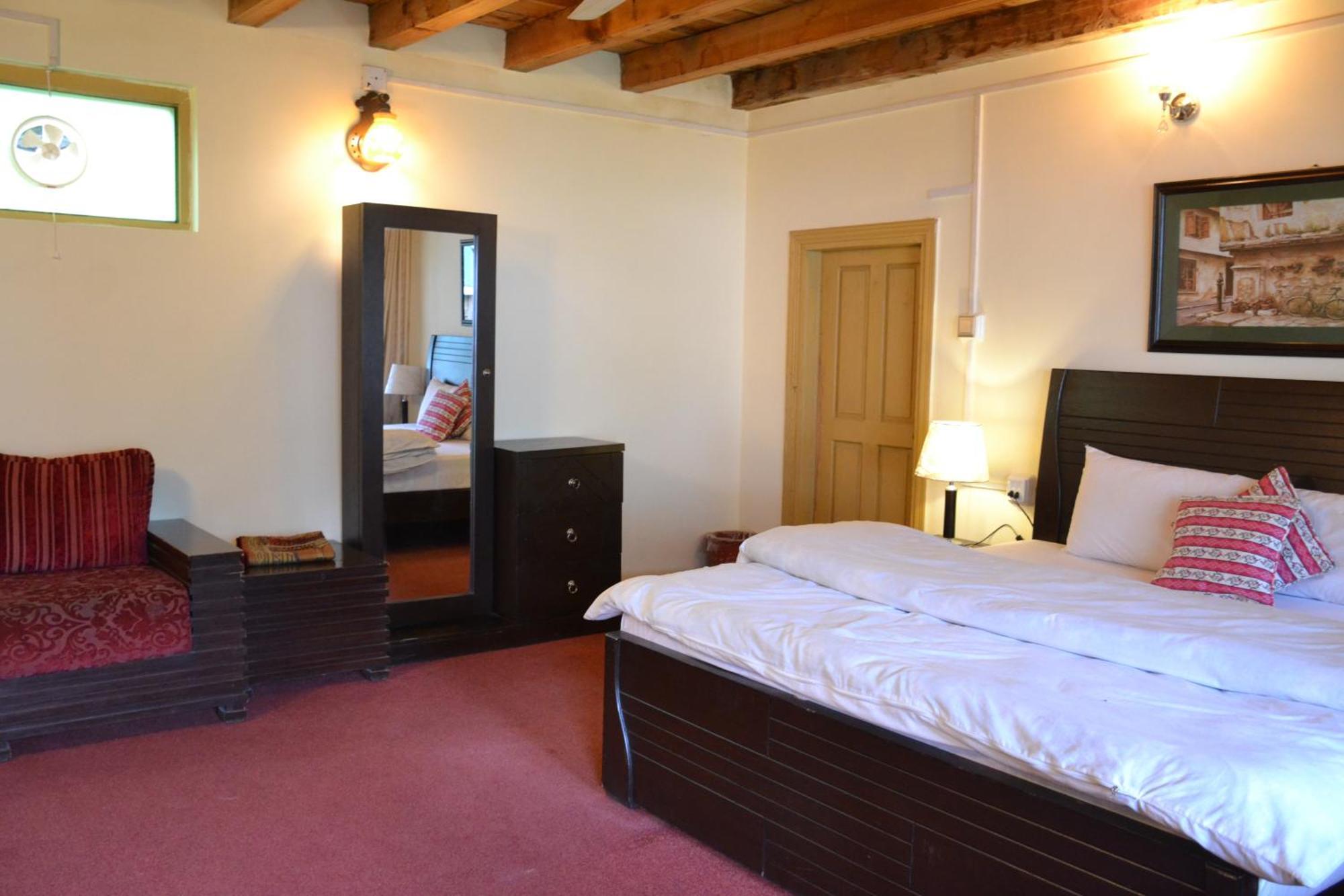 West End Lodges Neelum Экстерьер фото