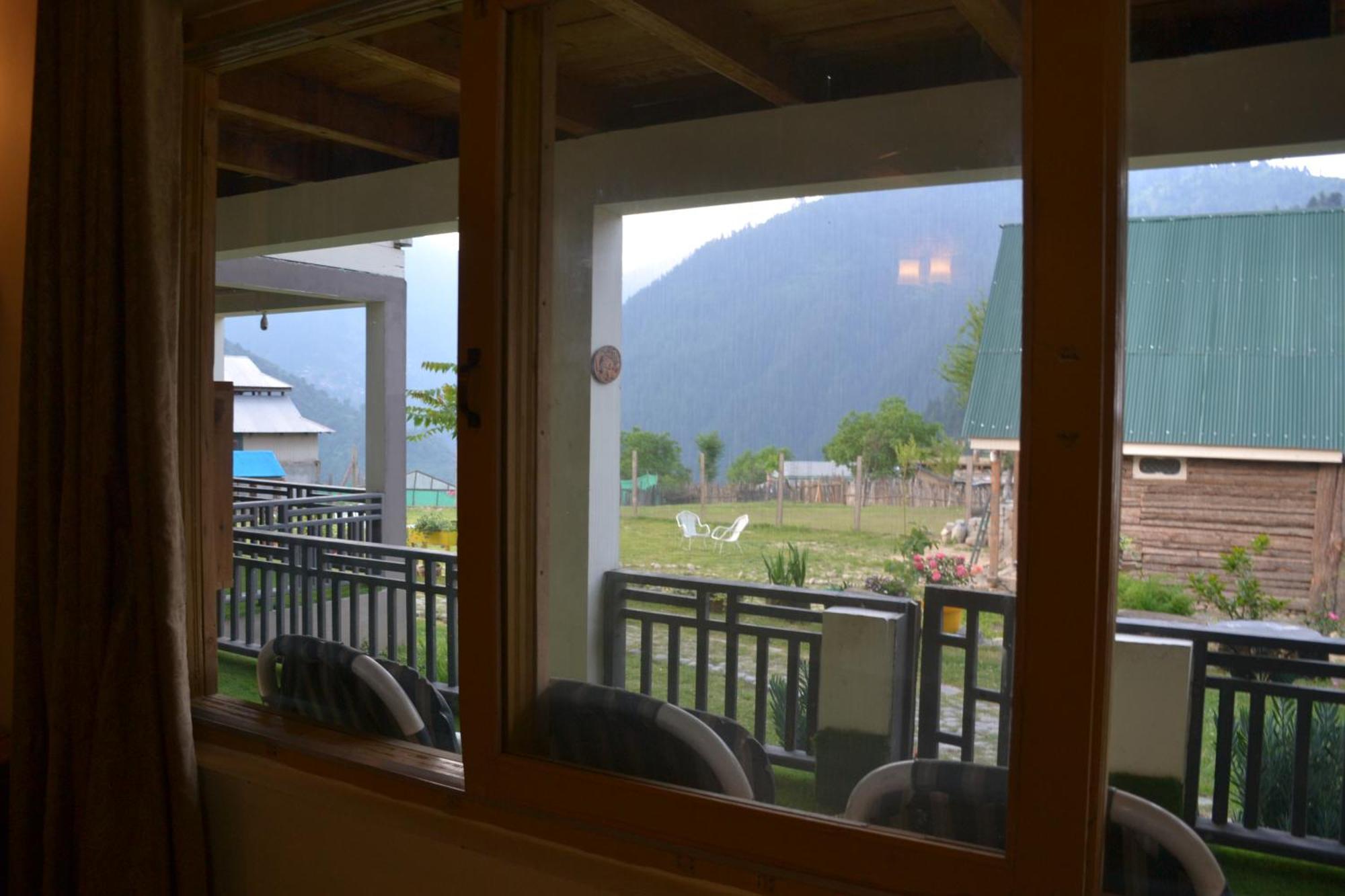 West End Lodges Neelum Экстерьер фото