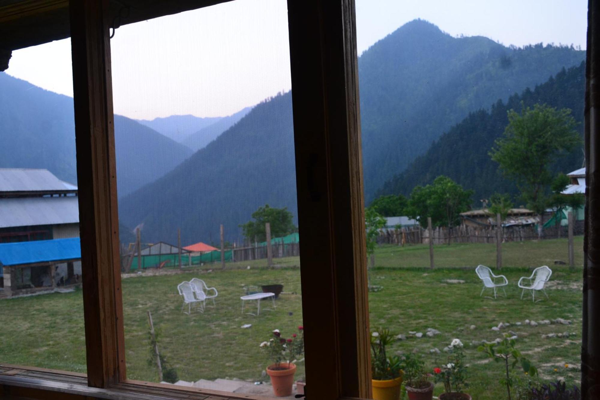 West End Lodges Neelum Экстерьер фото