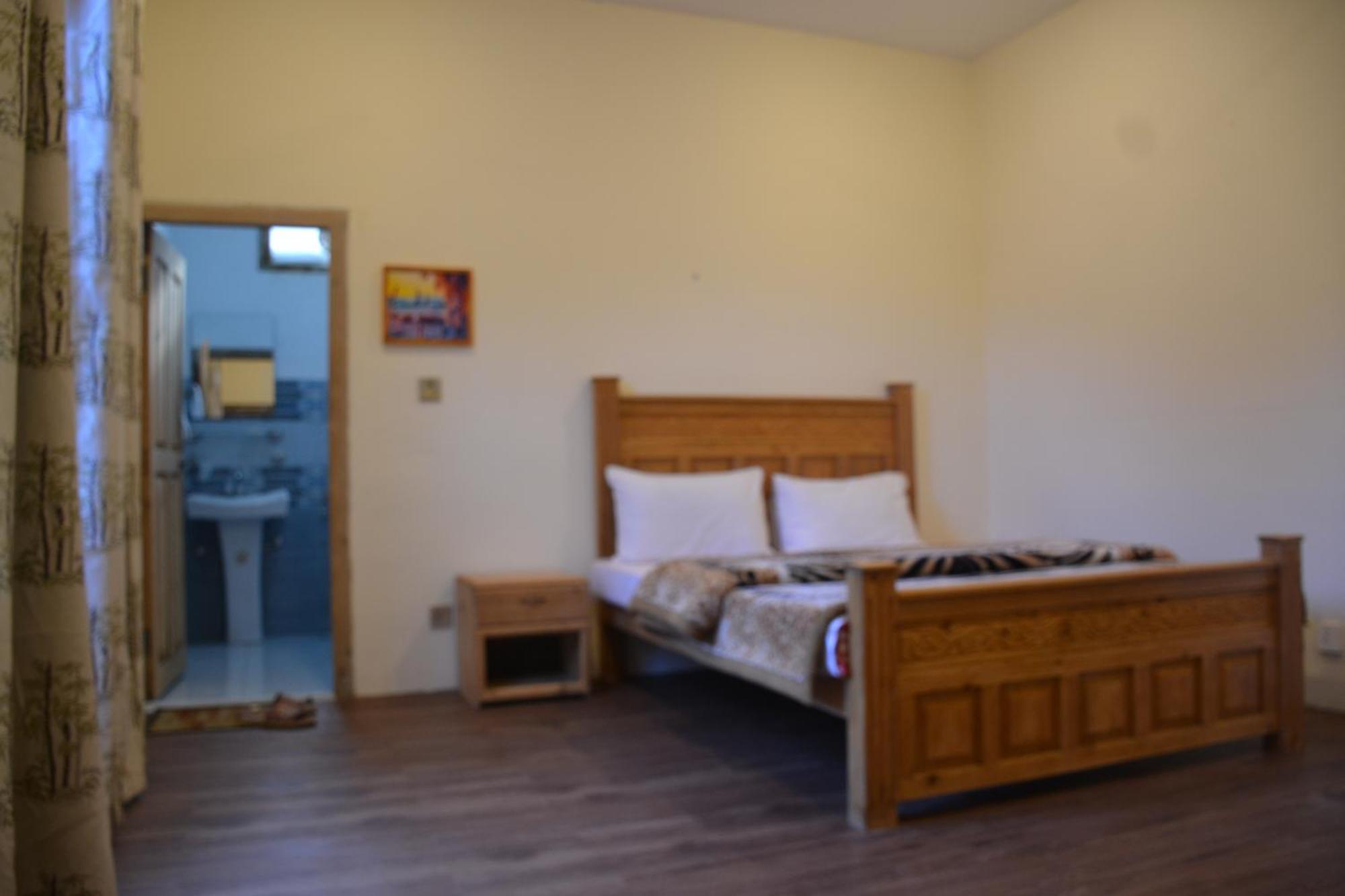 West End Lodges Neelum Экстерьер фото