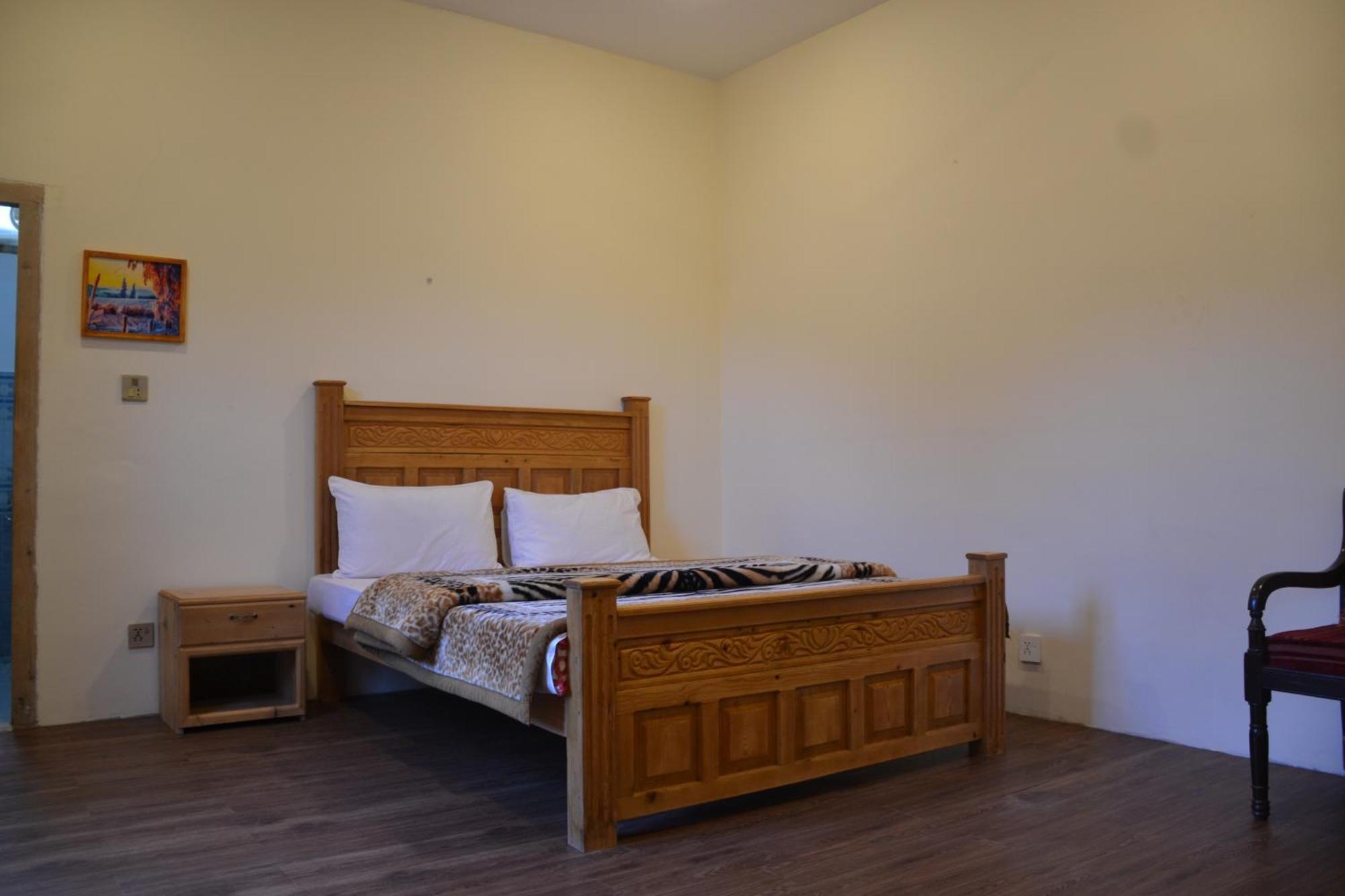 West End Lodges Neelum Экстерьер фото