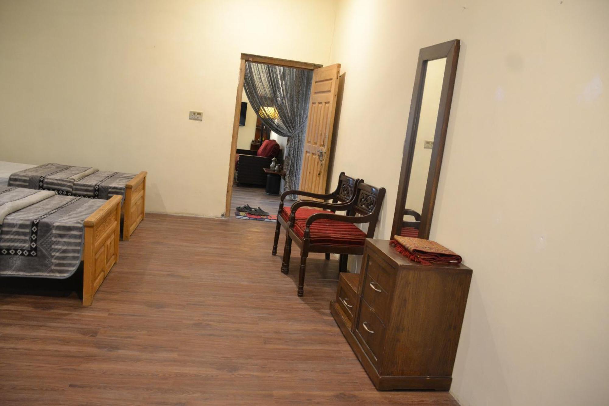 West End Lodges Neelum Экстерьер фото